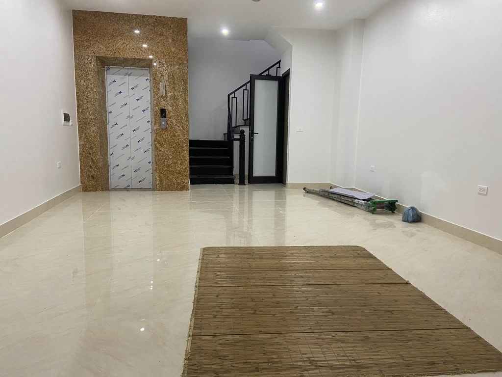 Bán nhà CHDV APARTMENT mặt phố Tây Hồ 60m2 x 7 T x MT 4.7m 12.5 tỷ. Thang Máy