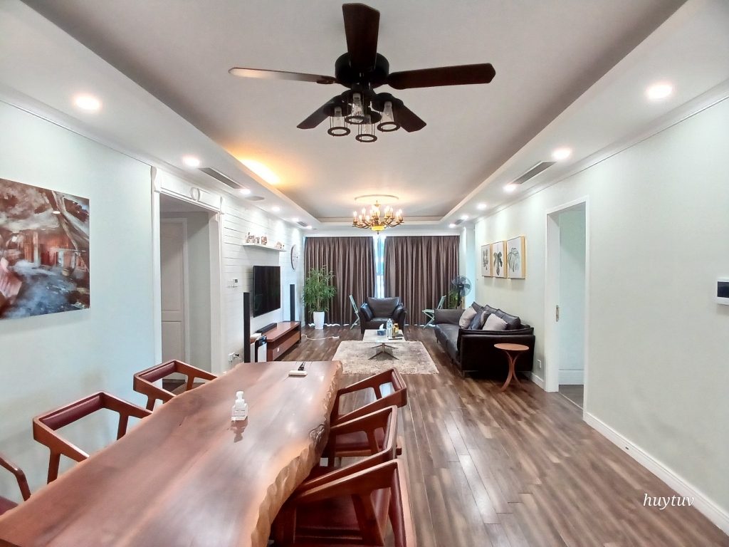 Cần bán gấp CC Cao Cấp Tòa B Thăng Long Number One 173m 3 ngủ rộng giá tốt 9.3 tỷ