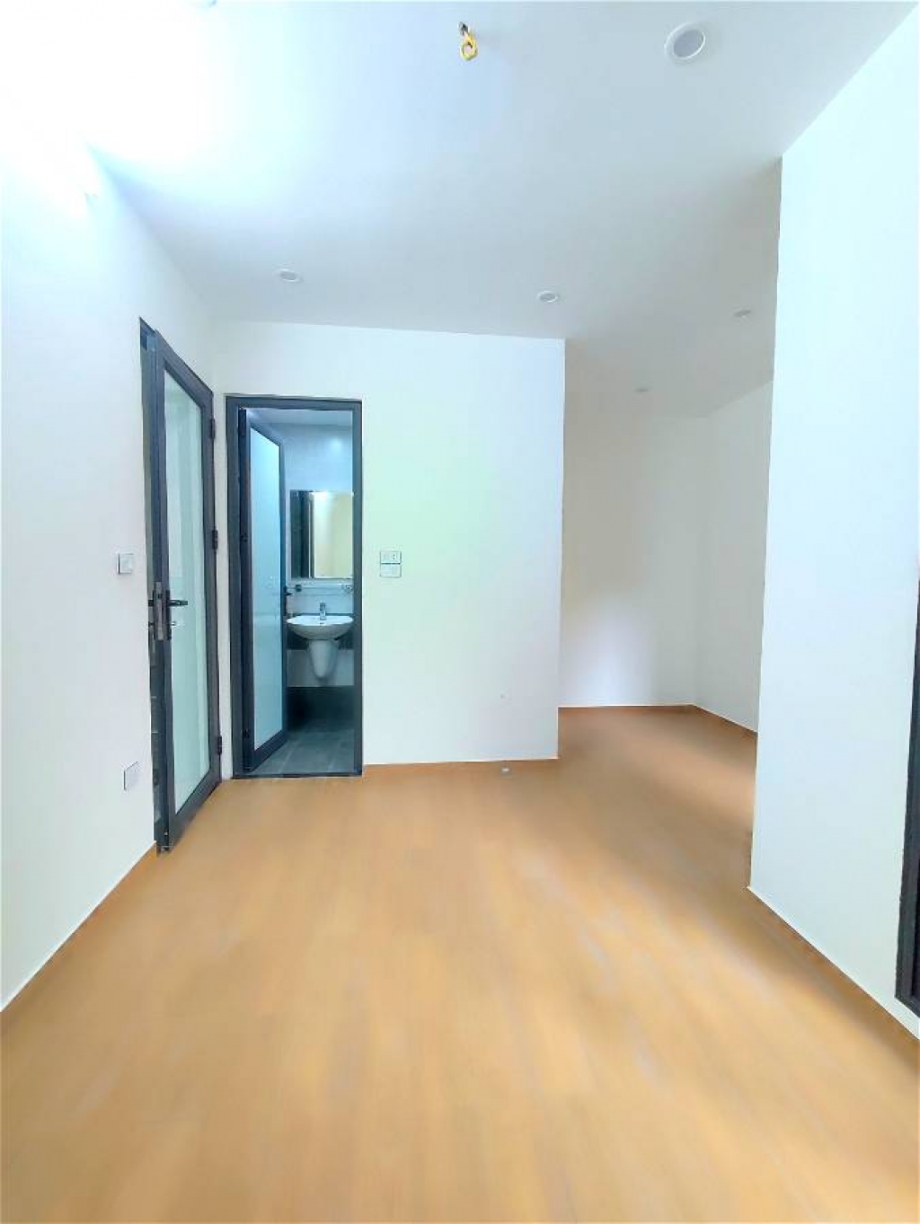 SIÊU MẪU PHỐ ĐÌNH QUÁN, KINH DOANH BẤT CHẤP, DT 55M2