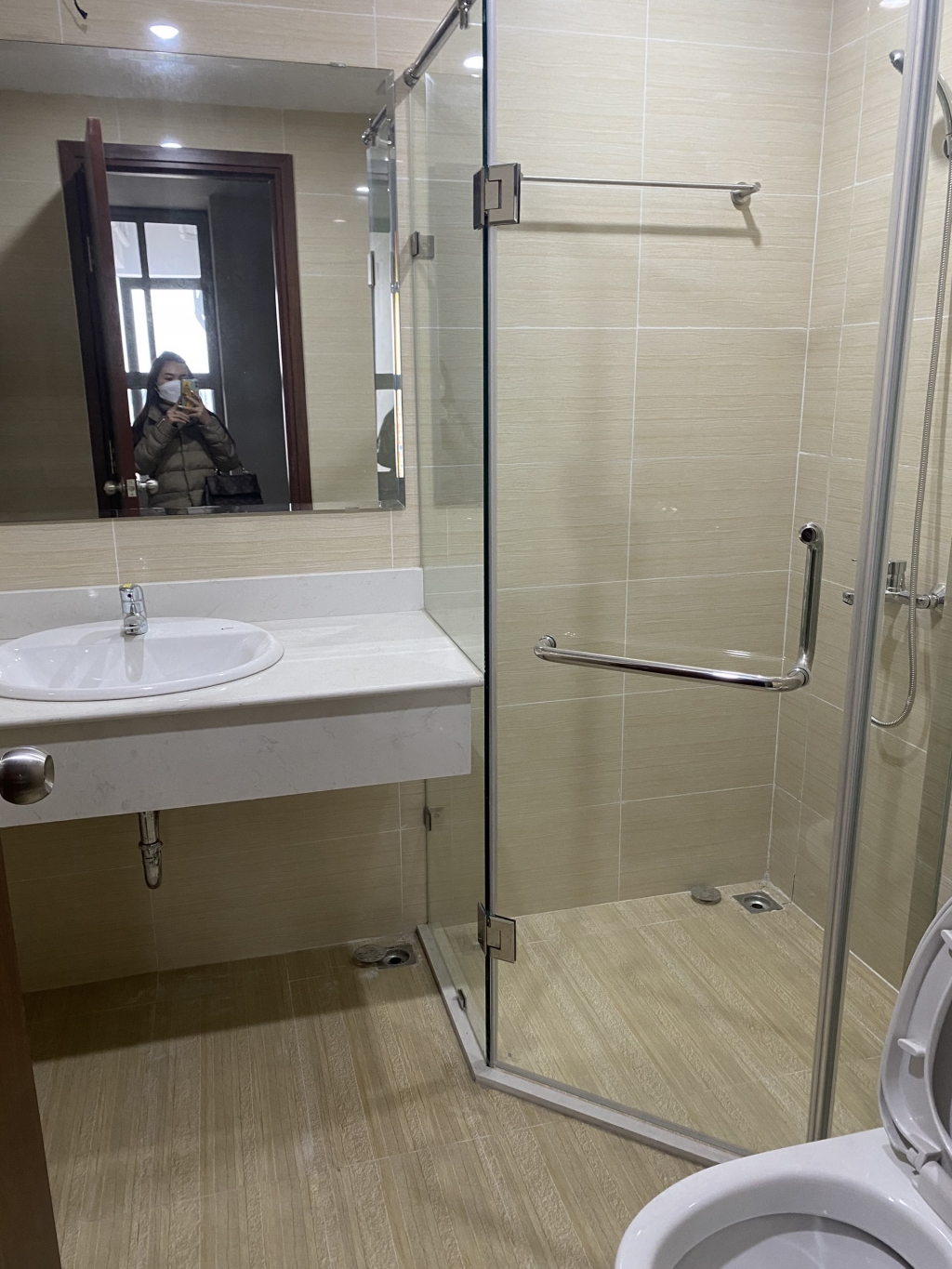 Cho thuê căn hộ 2PN- 3PN nội thất cơ bản chủ đầu tư