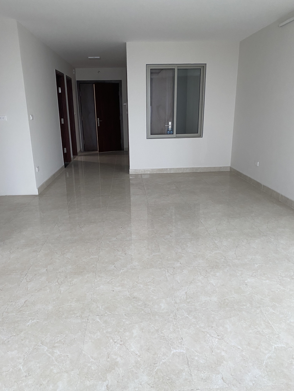 Cho thuê căn hộ 2PN- 3PN nội thất cơ bản chủ đầu tư