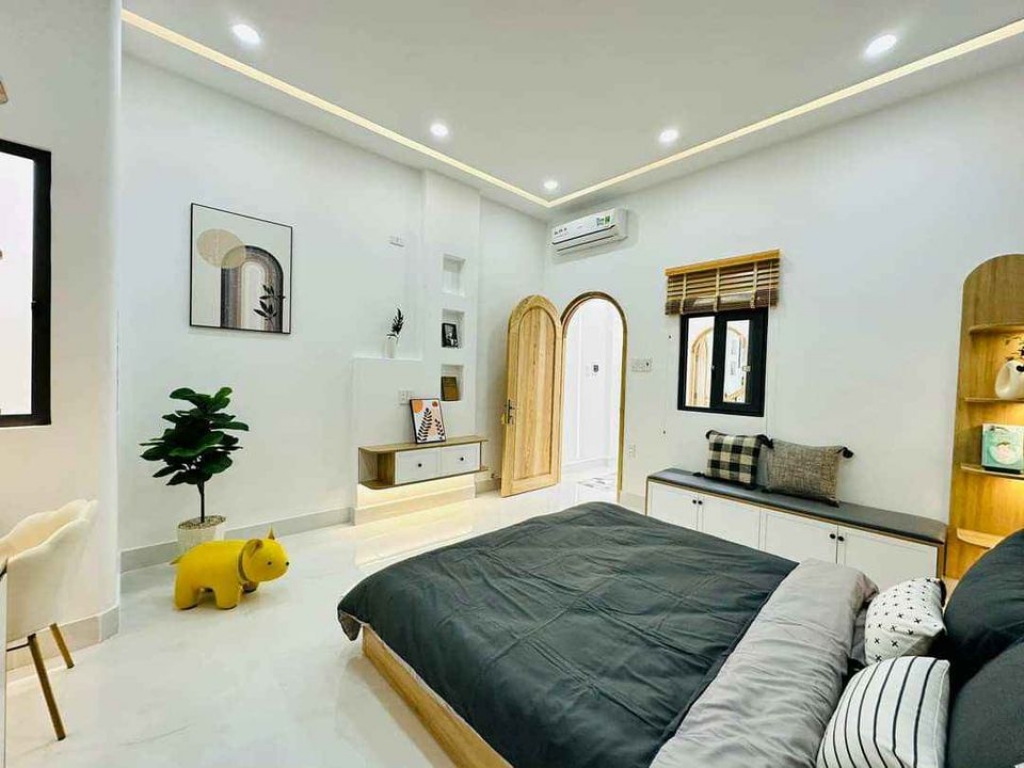 Phòng mới như hình vào ở ngay 30m2 tolet wc riêng