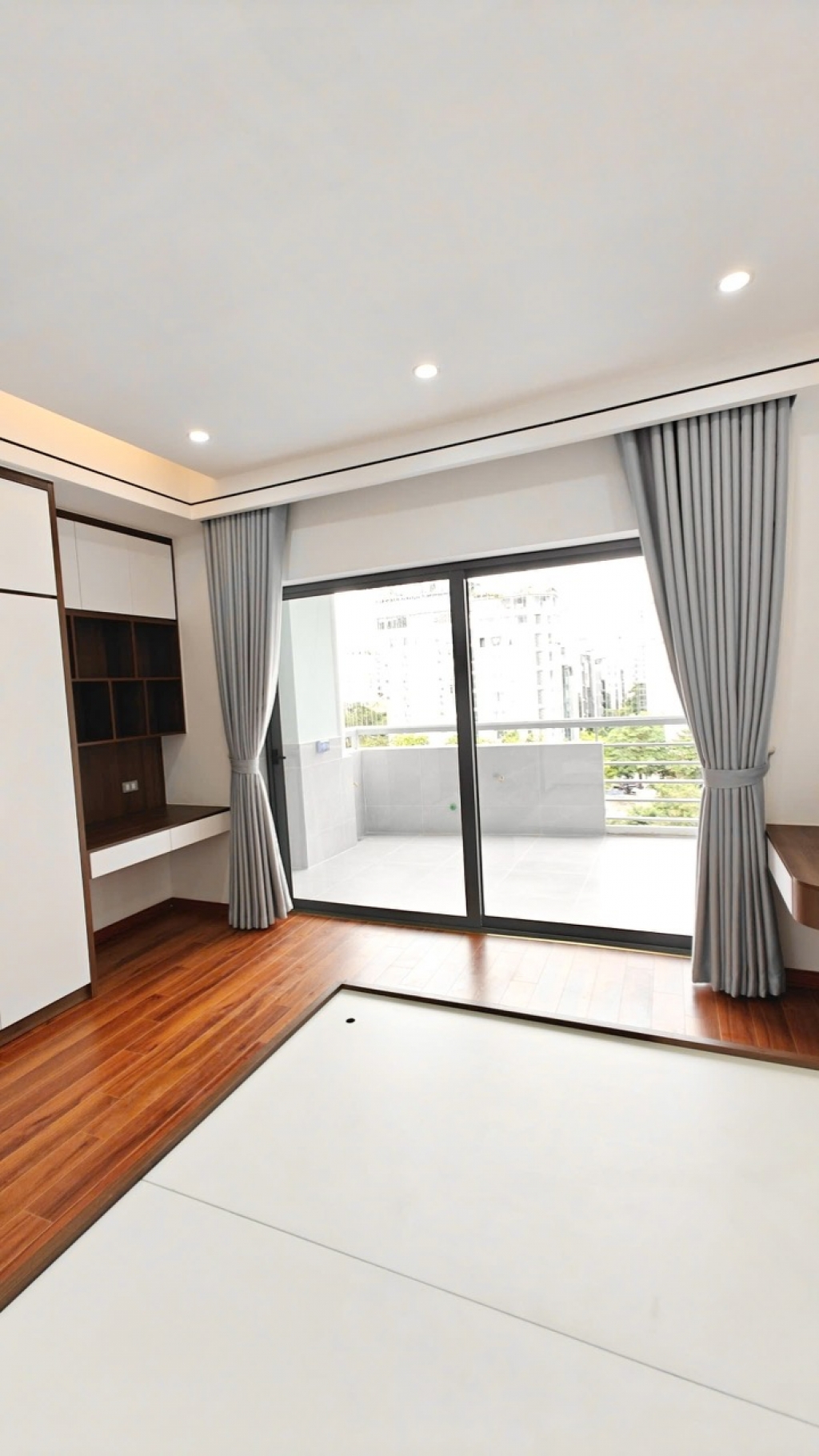 Tôi là chủ nhà!!!Cần bán gấp căn hộ chung cư 120 m2, 3 PN tòa D5A Trần Thái Tông, ban công Đông Nam