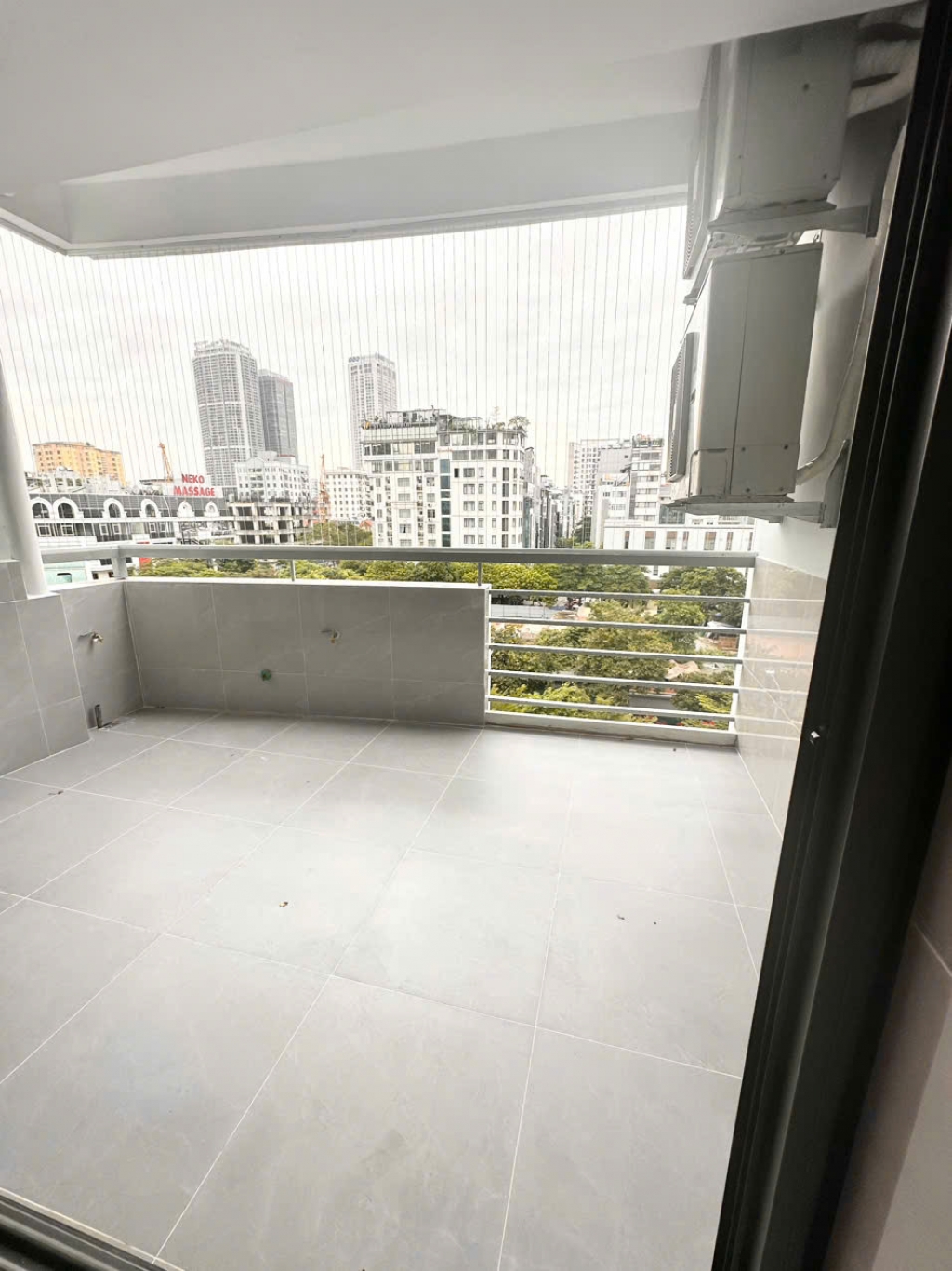 Tôi là chủ nhà!!!Cần bán gấp căn hộ chung cư 120 m2, 3 PN tòa D5A Trần Thái Tông, ban công Đông Nam