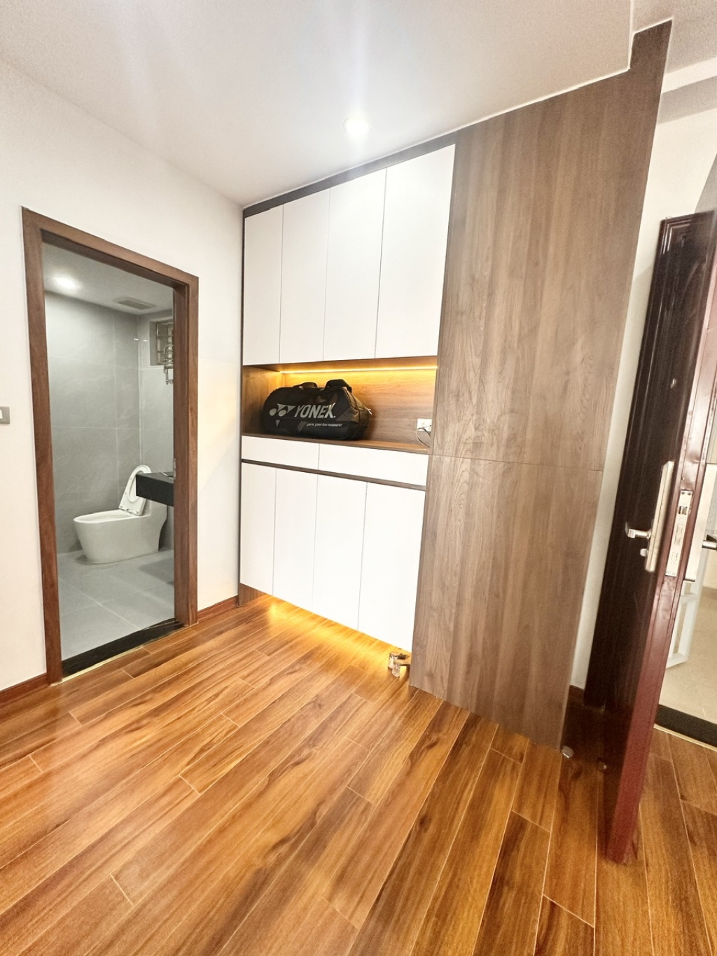 Tôi là chủ nhà!!!Cần bán gấp căn hộ chung cư 120 m2, 3 PN tòa D5A Trần Thái Tông, ban công Đông Nam