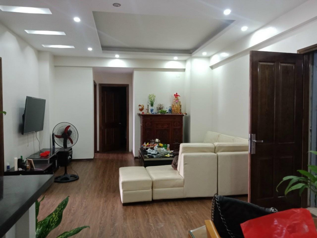 Cho thuê căn hộ chung cư Xa La diện tích rộng , nhà đẹp ở ngay. 99MX 3p. 10tr