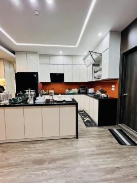 BÁN GẤP CC SAKURATOWER -CĂN GÓC – TẦNG 16 – DT 130M2 -3PN + 2WC – NỘI THẤT TIỀN TỶ – GIÁ 3x triệu