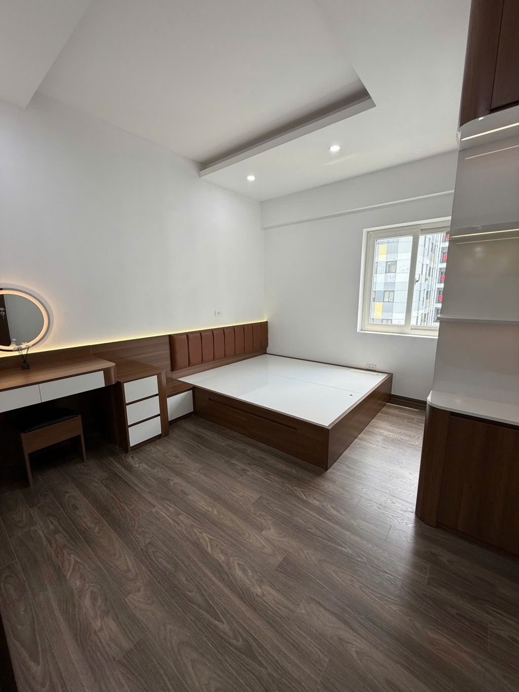 Bán căn hộ 98m² – 3PN – Tây Nam Linh Đàm – Full Nội Thất, Giá 6,8 Tỷ