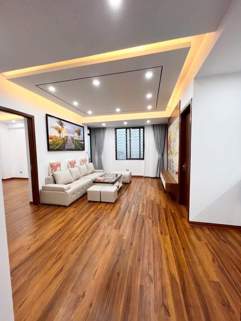 Tôi là chủ nhà!!! Cần bán căn hộ chung cư 90 m2,3 PN Tòa 4F Vũ Phạm Hàm - Trung Hòa;ban công Đông Nam