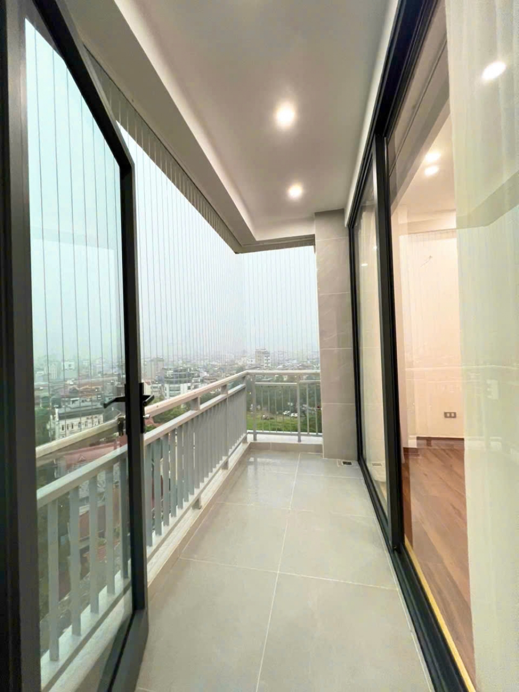 Tôi là chủ nhà!!! Cần bán căn hộ chung cư 90 m2,3 PN Tòa 4F Vũ Phạm Hàm - Trung Hòa;ban công Đông Nam