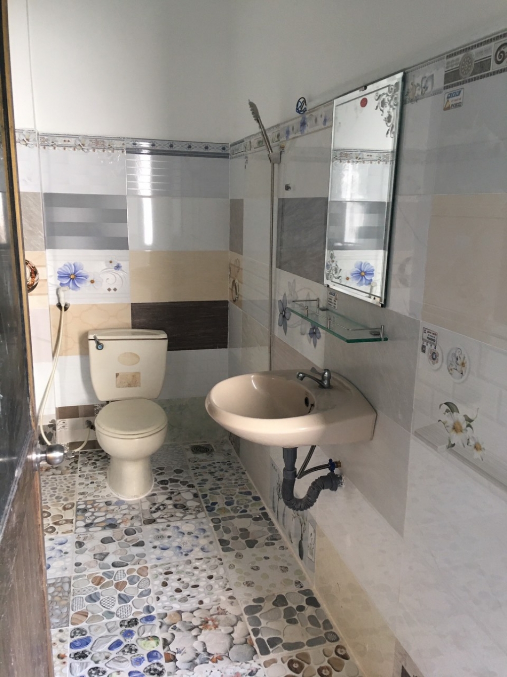 Cho thuê nhà nguyên căn giá siêu hời 5.5x12m ở Võ Thị Nhờ, Quận 7