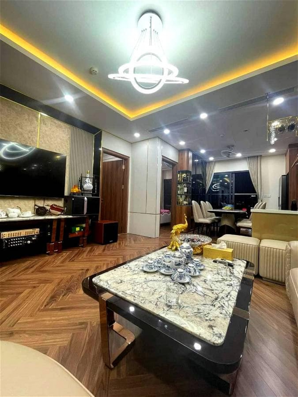 BÁN CHUNG CƯ CAO CẤP : GOLDEN PARK – Dương Đình Nghệ.95m2, chỉ 5,7 tỷ