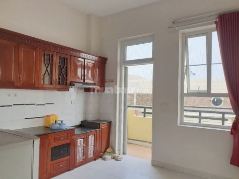 Cho thuê gấp căn hộ chung cư tầng 9 ngõ 89 Lạc Long Quân