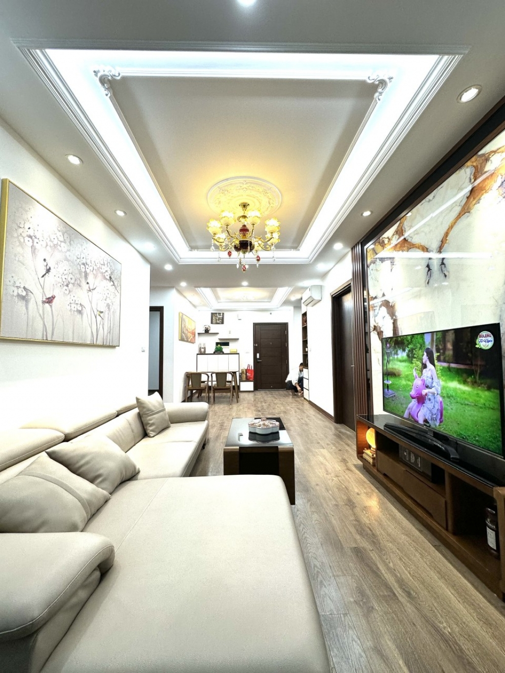 Bán căn hộ F4 Trung Kính 3PN 2WC giá 6.* tỷ nhà đẹp đủ đồ về ở luôn LH 0986128415