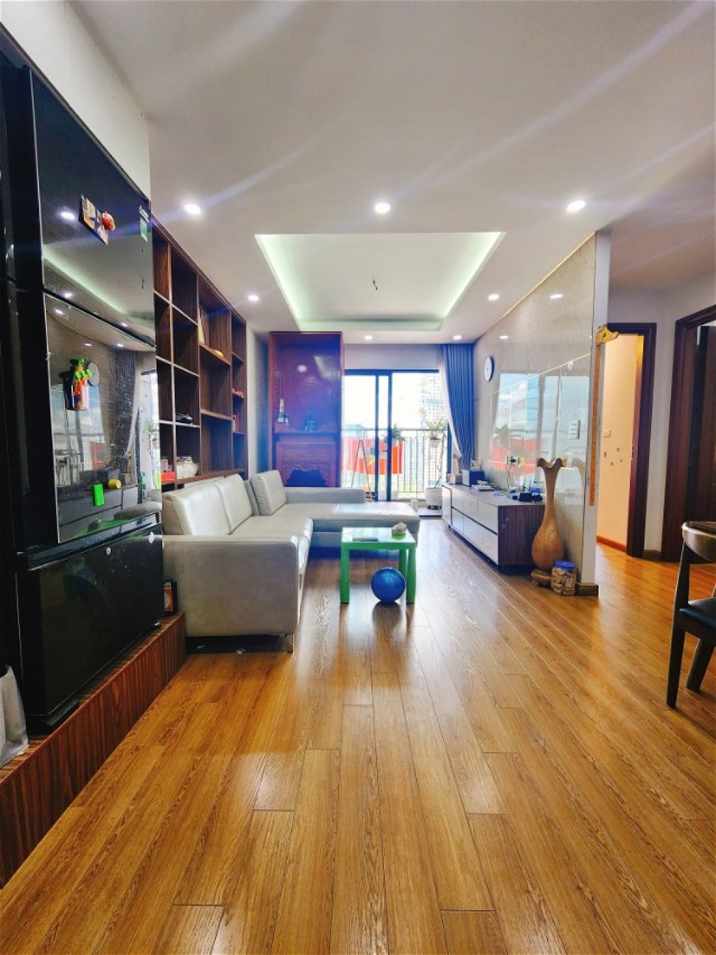 3.XX TỶ CÓ NGAY CĂN HỘ TRUNG TÂM CẦU GIẤY, CENTER POINT 219 TRUNG KÍNH, DT 68M2, 2PN, 2WC