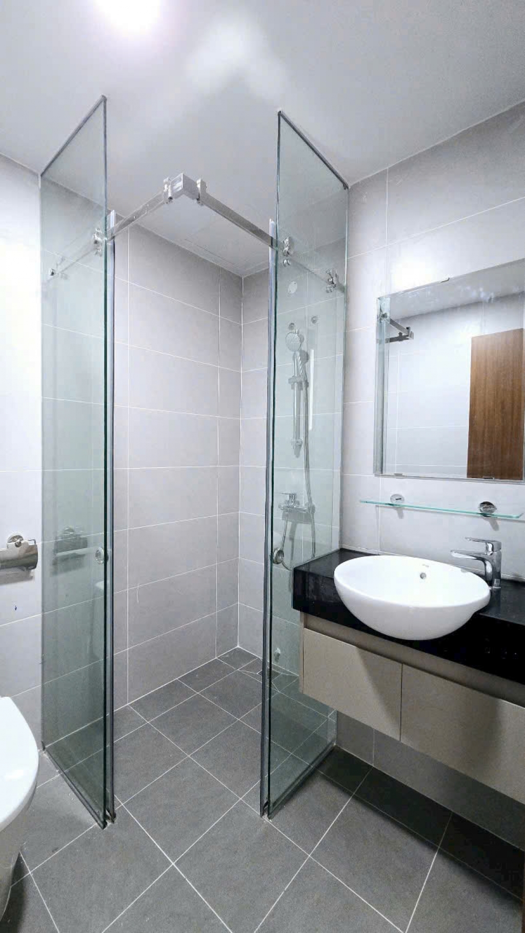 CHO THUÊ 2PN2WC GIÁ 5TR5 CÓ NỘI THẤT NGAY GA METRO LÀNG ĐHQG TP