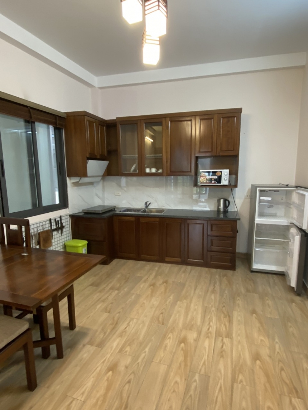 CHO THUÊ CĂN HỘ DỊCH VỤ 1 NGỦ, 1 KHÁCH TẠI NGÕ 279 PHỐ ĐỘI CẤN, BA ĐÌNH. CHỈ 9.5TR