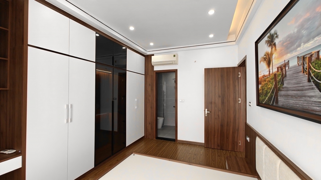 CHÍNH CHỦ CẦN BÁN gấp căn hộ chung cư 112 m2,3 PN tòa JSC ngõ 164 Khuất Duy Tiến- Nguyễn Tuân,