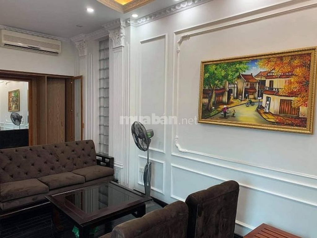 Chính chủ cho thuê căn hộ cao cấp đủ tiện nghi phố Hàng Than
