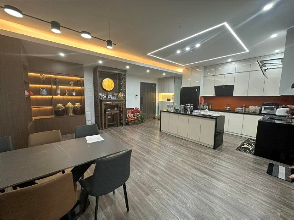 Bán chung cư trung tâm Thanh Xuân CĂN GÓC 130m2 tòa SAKURA 3 PN ban công ĐÔNG NAM giá 4.8 Tỷ