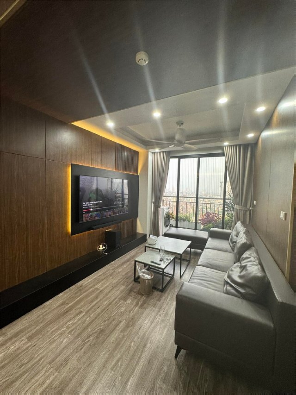 Bán chung cư trung tâm Thanh Xuân CĂN GÓC 130m2 tòa SAKURA 3 PN ban công ĐÔNG NAM giá 4.8 Tỷ