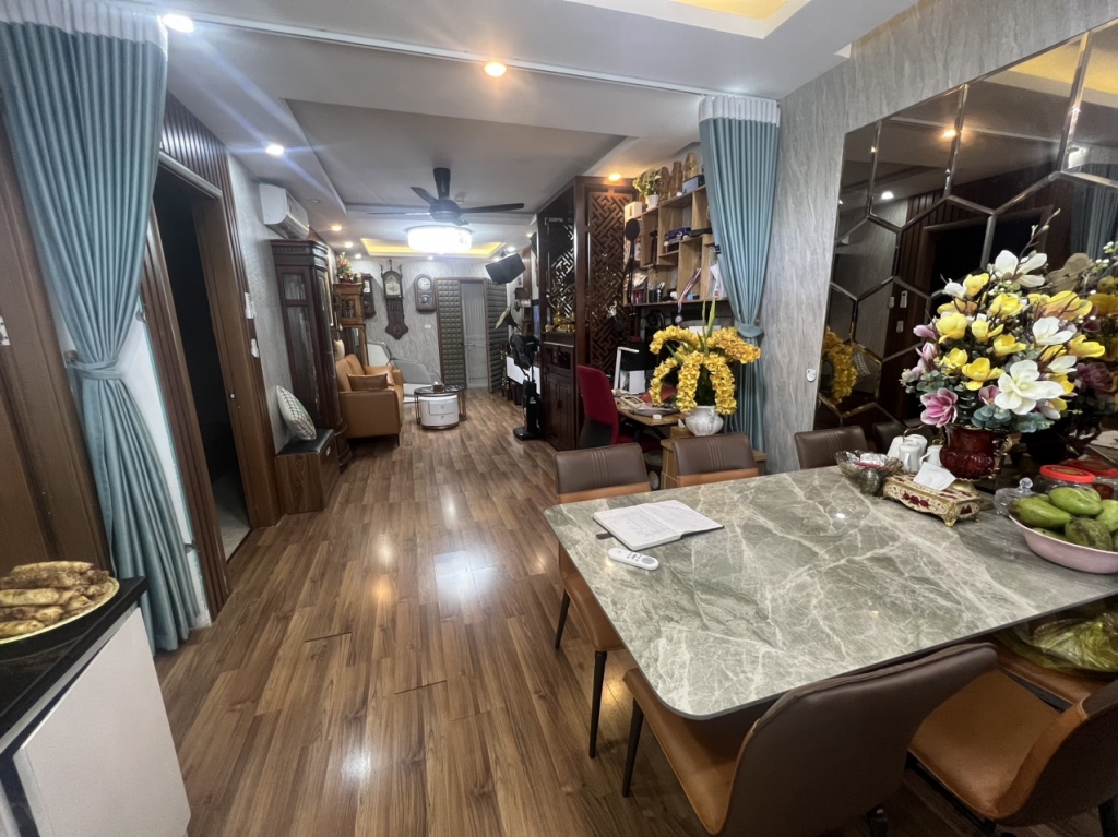 Bán Chung Cư Nam Trung Yên Cầu Giấy Full Nội Thất cao cấp 2 ngủ 2 WC chỉ 2.85 tỷ