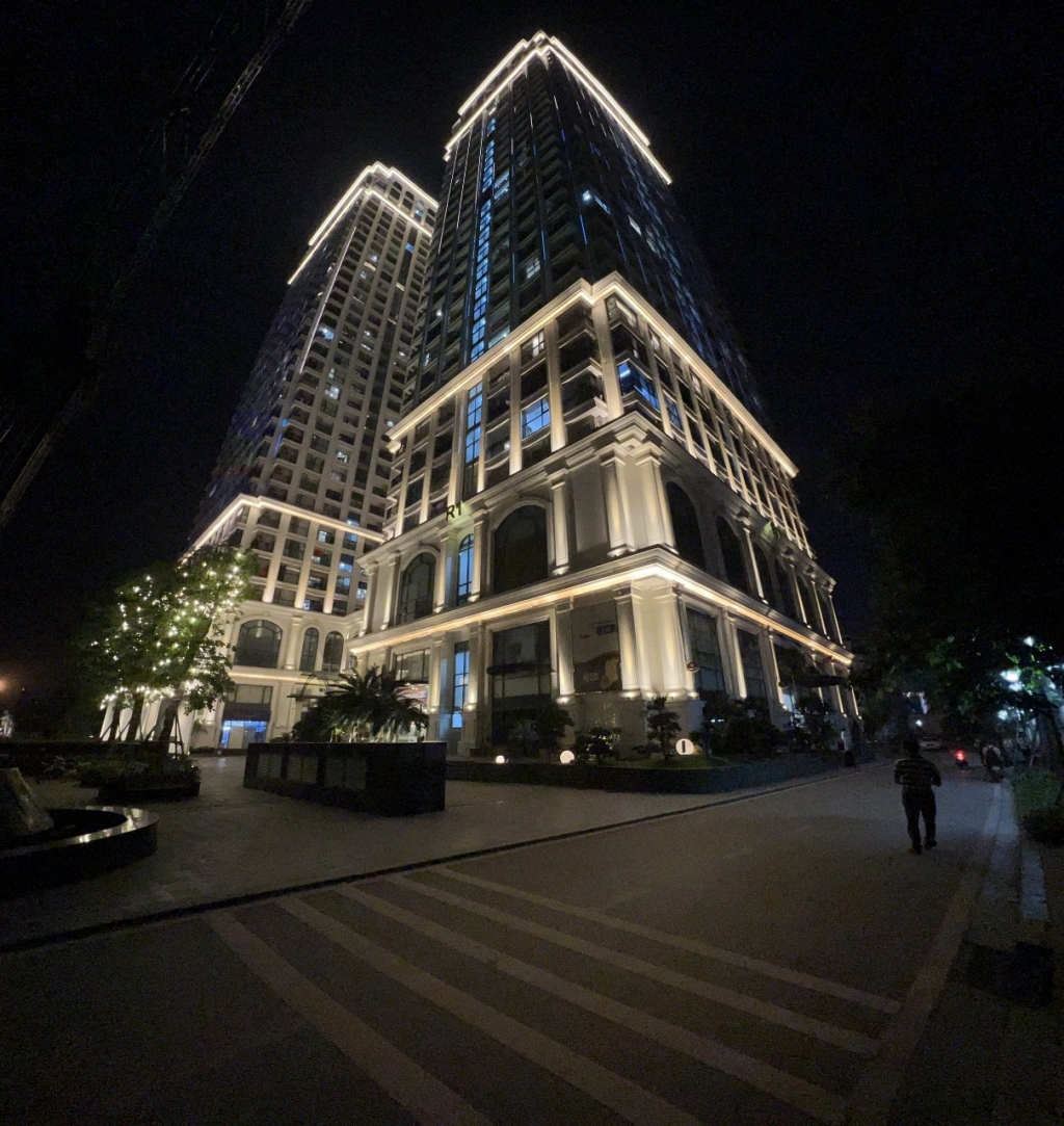 Cho thuê căn hộ 09 tòa R1 Sunshine reverside Phú Thượng, Tây Hồ. DT 100 m2, 3 PN full đồ