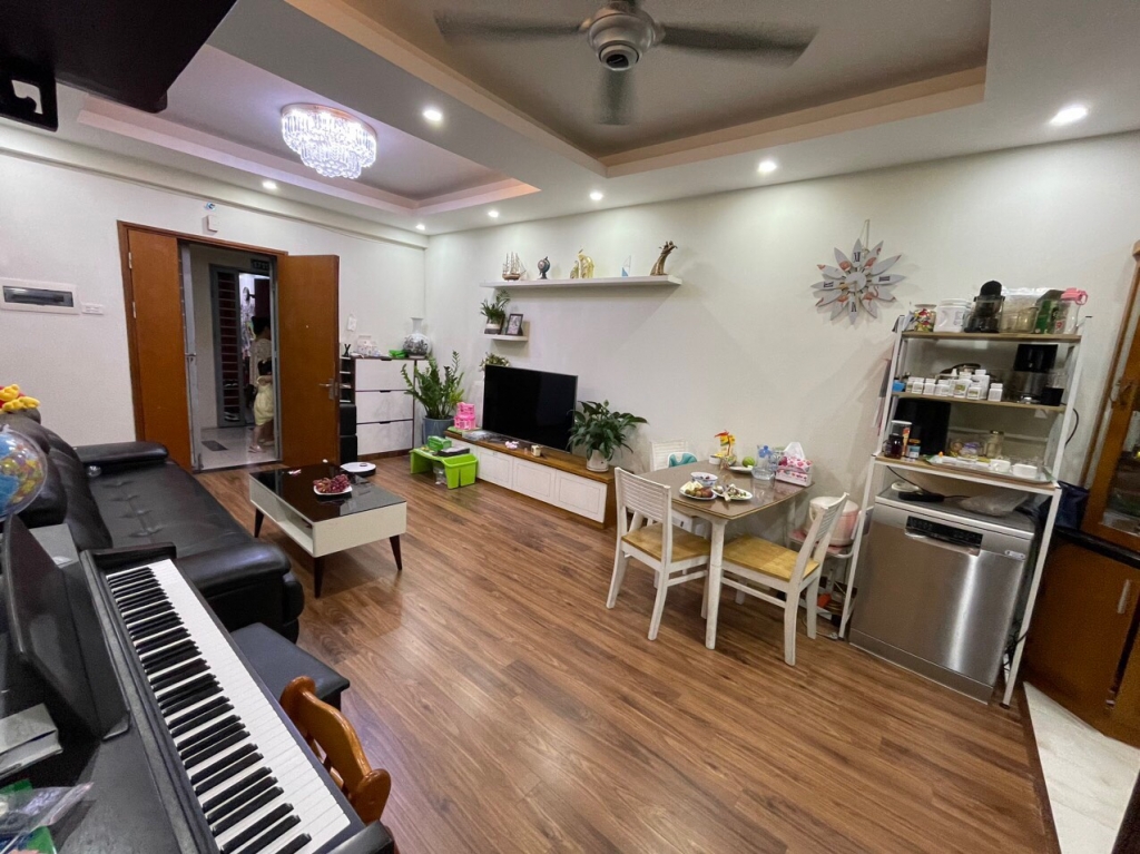 Chung cư oct5 resco cổ nhuế full nội thất đẹp chỉ việc dọn về ở