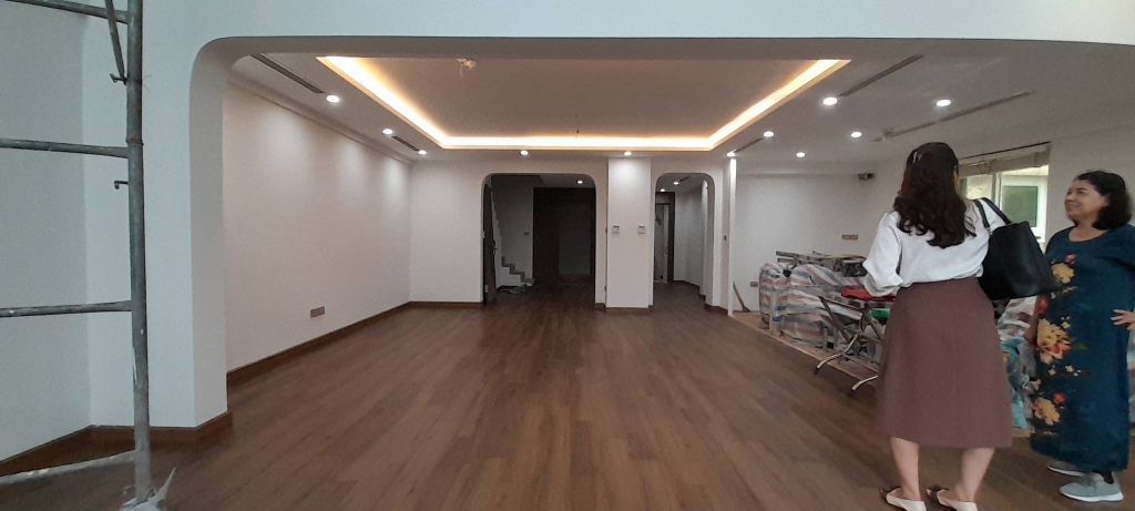 Bán Chung Cư Cao Cấp Penthouse Ciputra, Tây Hồ, mới kính koog, 268m2 x 2T, giá 15.5 tỷ