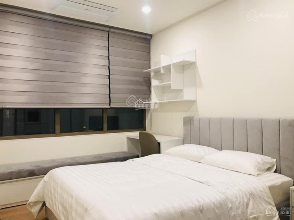 Cần bán căn hộ chung cư Watermark 395 Lạc Long Quân. DT 78m2, 2 phòng ngủ