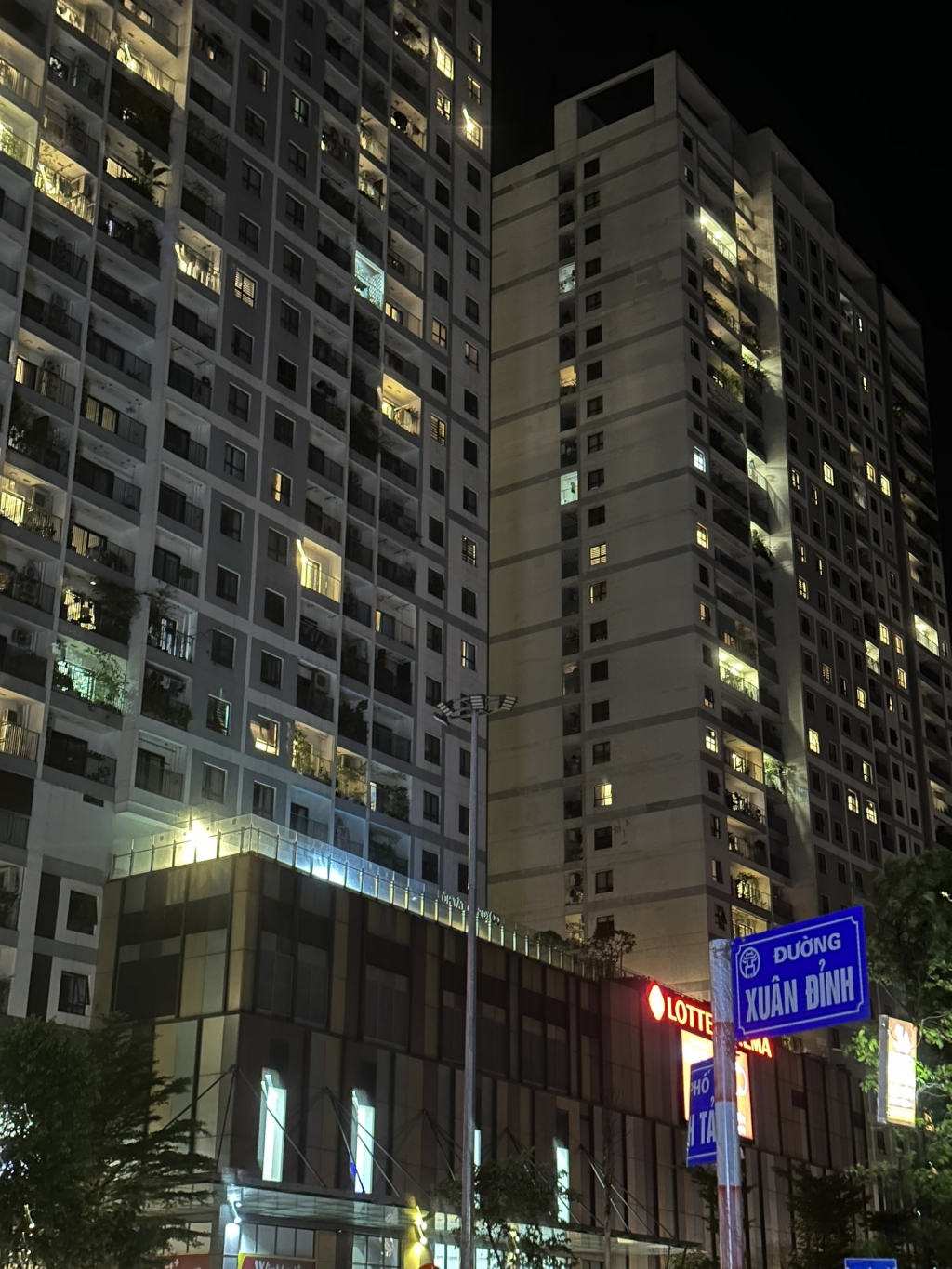 Bán chung cư đường Xuân La 60M2 2 phòng ngủ gần Ngoại Giao Đoàn giá 2,45 Tỷ